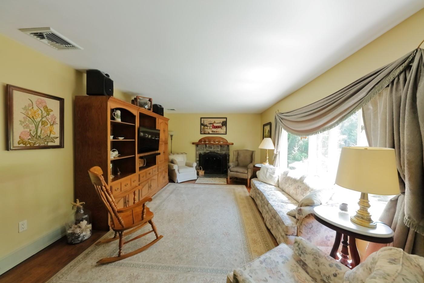 3 Holst Drive, Huntington, New York image 9