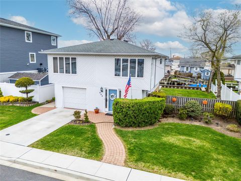 Photo of 465 Nassau Avenue, Freeport, NY 11520 (MLS # 851574) Photo of 465 Nassau Avenue, Freeport, NY 11520 (MLS # 851574)