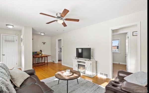 127 PARK AVE, SCHENECTADY, NY 12304 - Image 89b4dcb9d4e70aa289ebc580f999b2da/1051415010