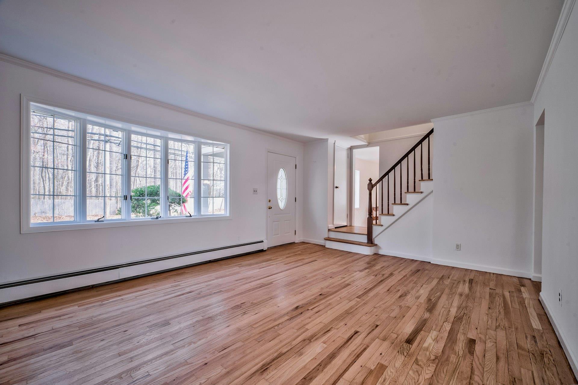 1566 Middle Neck Road, Port Washington, New York image 7