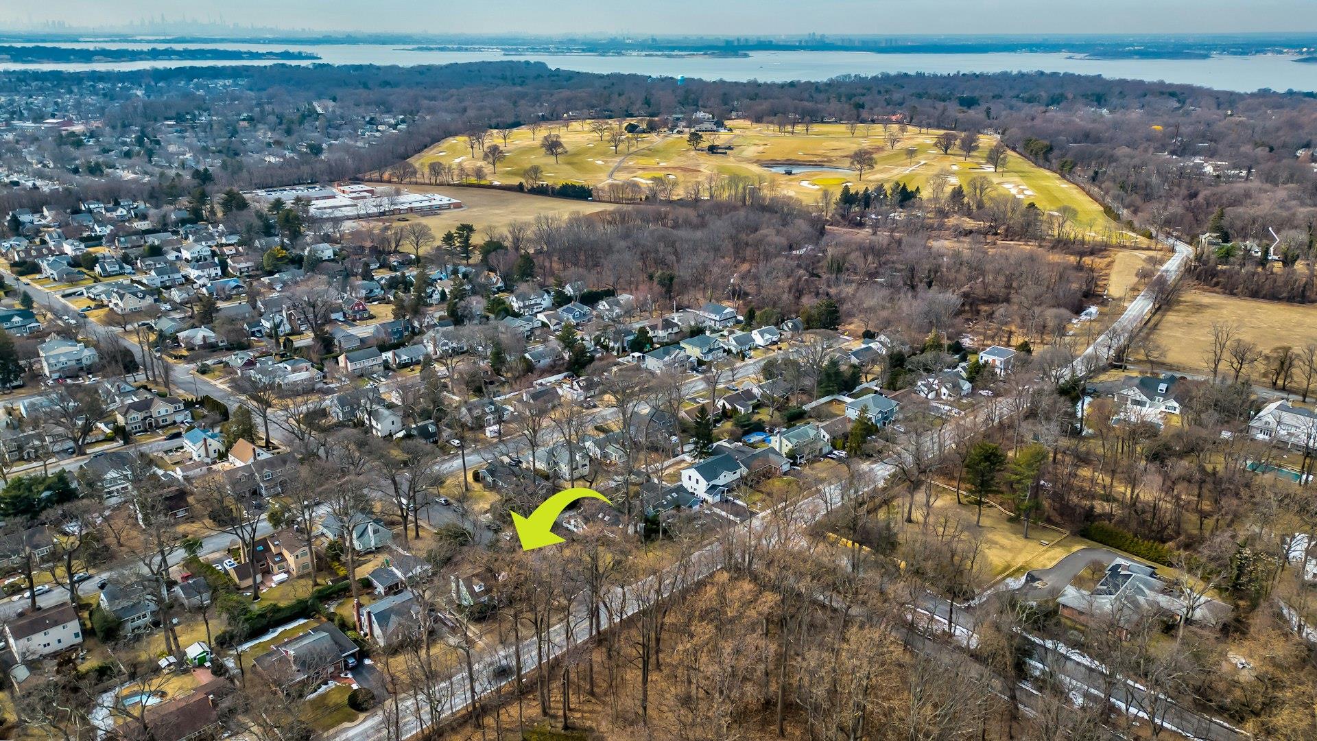 1566 Middle Neck Road, Port Washington, New York image 26