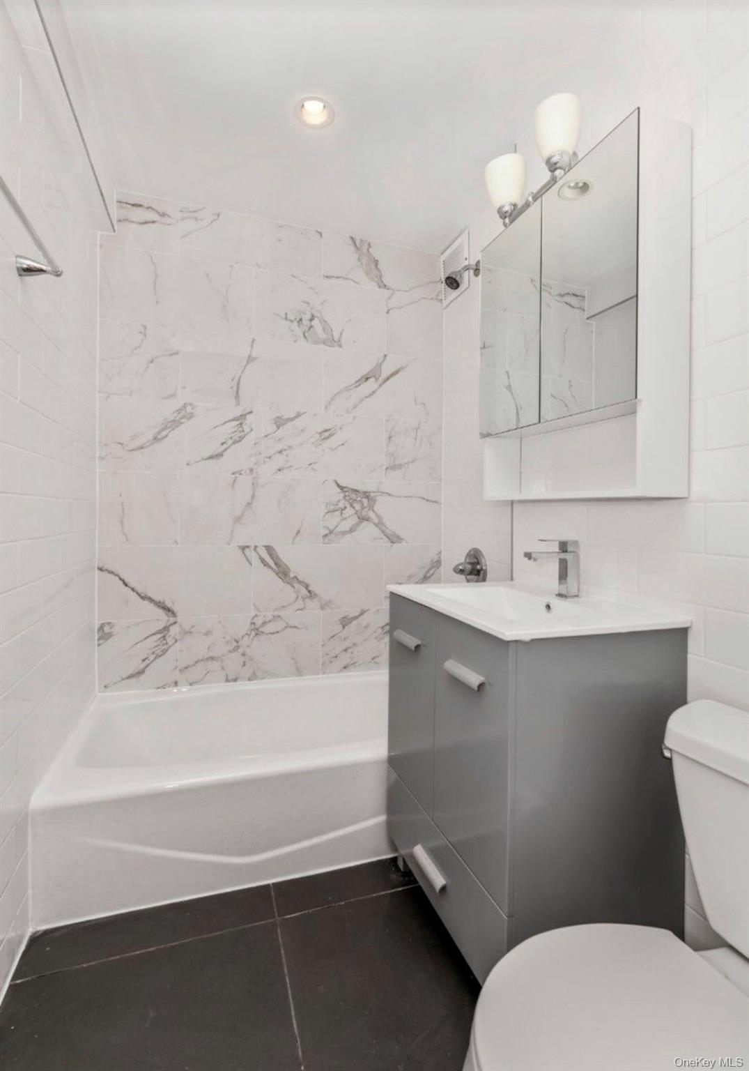 13317 Sanford Avenue 6N