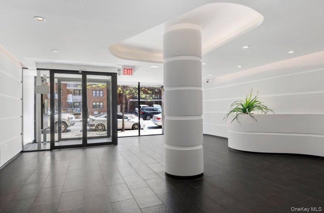 13317 Sanford Avenue 6N