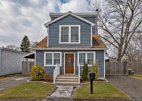 Photo of 4 Morgan Avenue, Port Jefferson Station, NY 11776 (MLS # 960845)