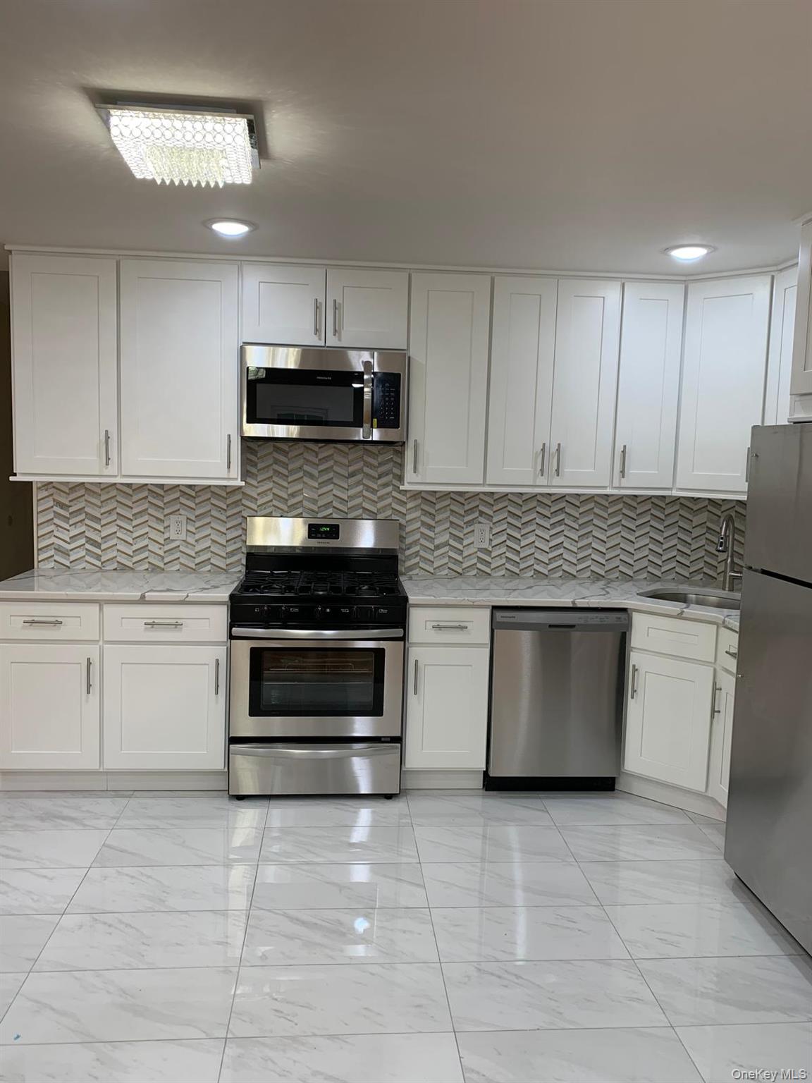 Ossining, New York 10562, United States, 3 Bedrooms Bedrooms, ,1 BathroomBathrooms,Residential,Active,216716