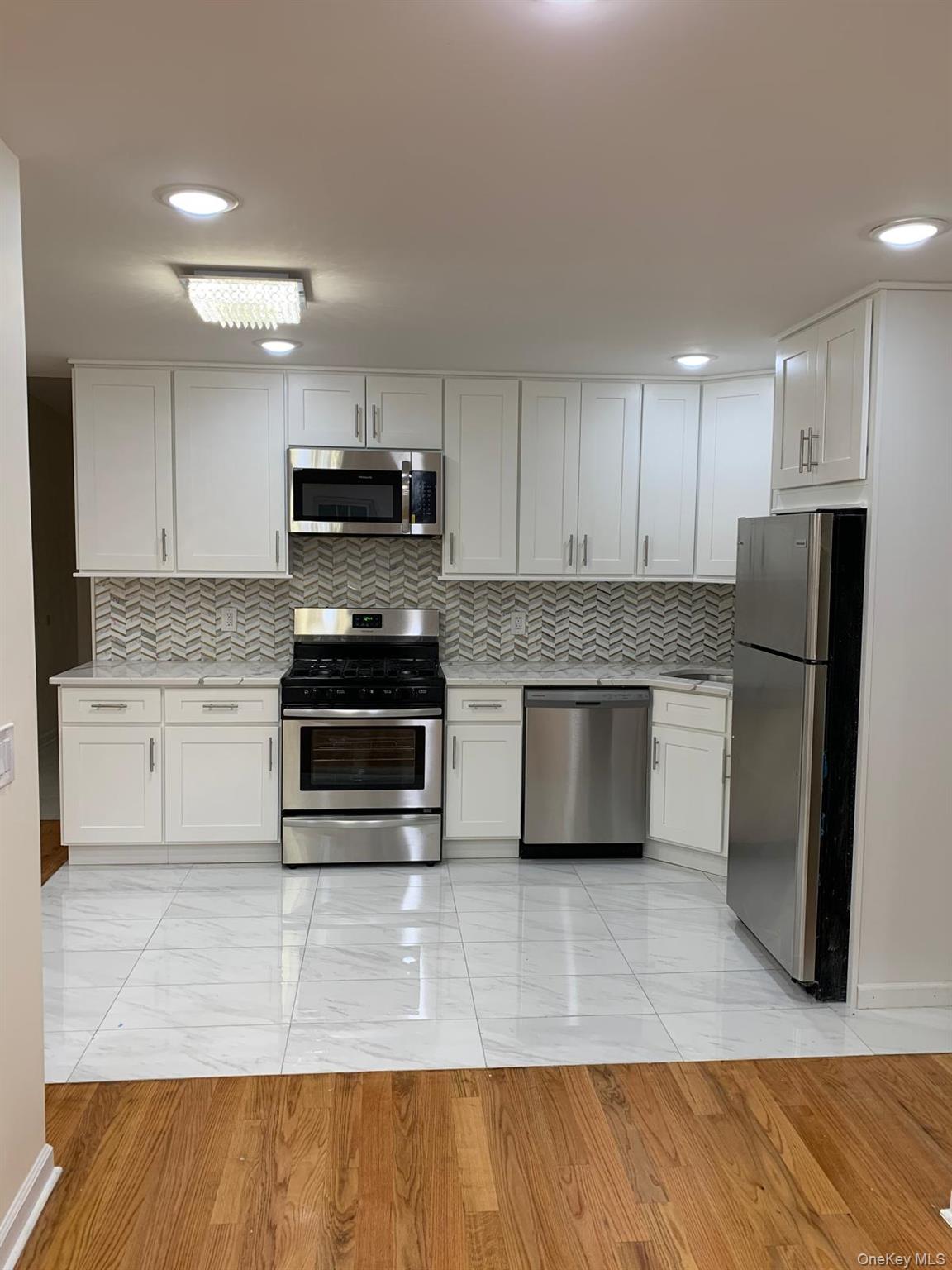 Ossining, New York 10562, United States, 3 Bedrooms Bedrooms, ,1 BathroomBathrooms,Residential,Active,216716