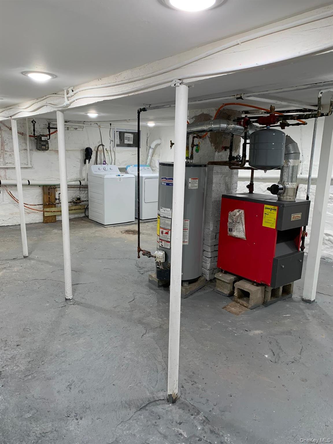 Ossining, New York 10562, United States, 3 Bedrooms Bedrooms, ,1 BathroomBathrooms,Residential,Active,216716