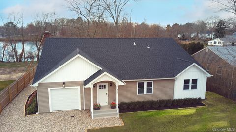 Homes For Sale - 911 Ostrander Avenue<br/> Riverhead, NY 11901