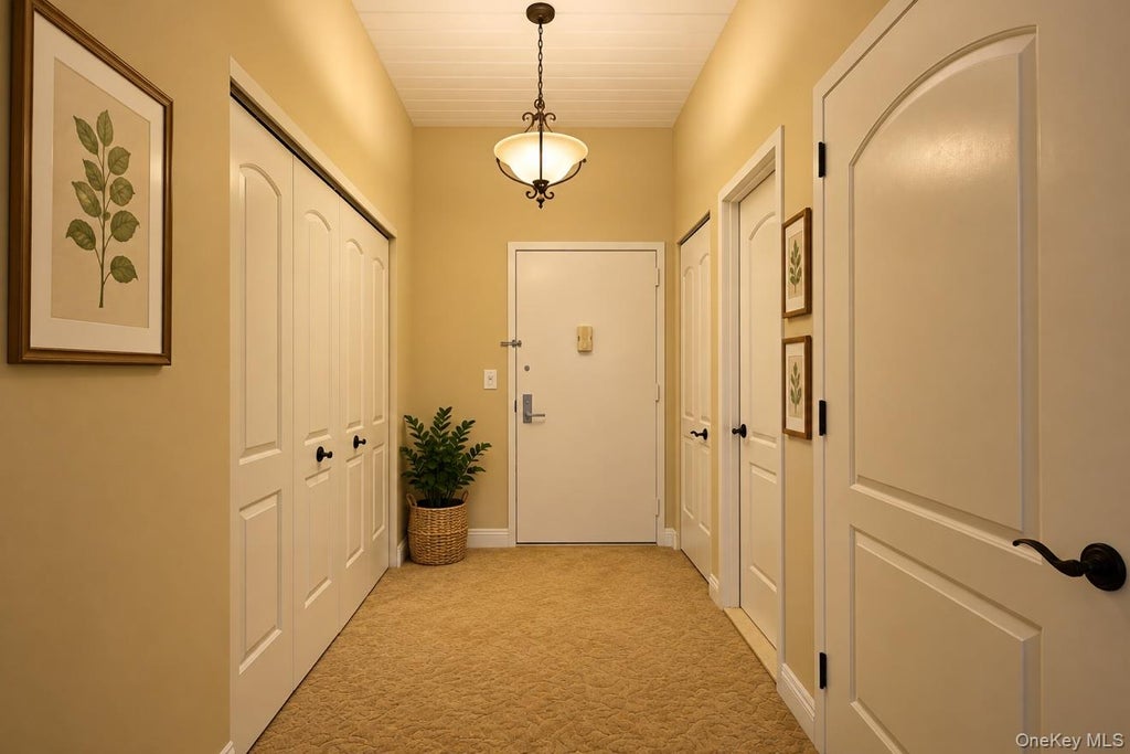 Photo of 80 Bay Street Landing LNDG #6E, Staten Island, NY 10301 (MLS # 1063918)