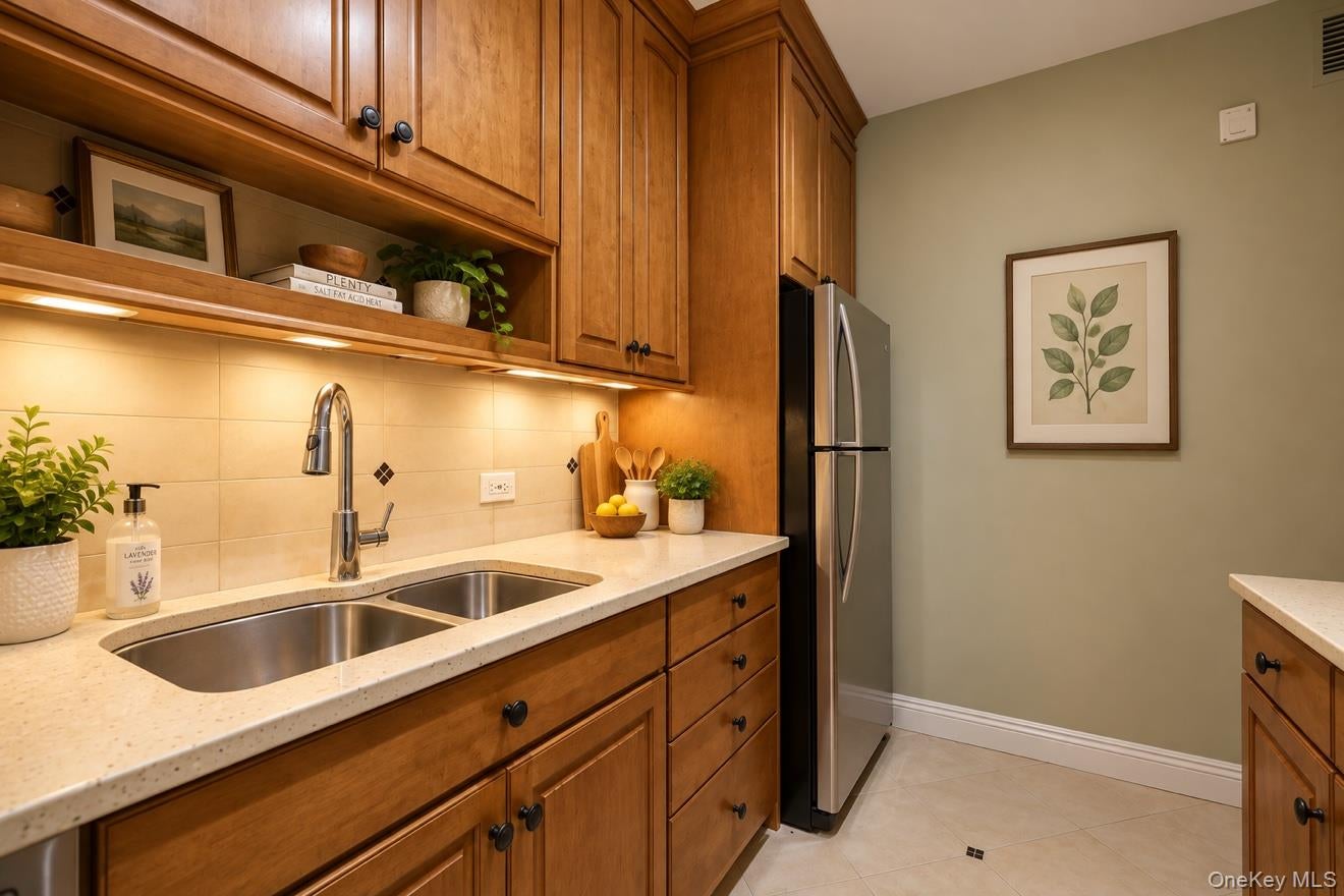 80 Bay Street Landing 6E