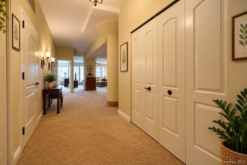 Photo of 80 Bay Street Landing LNDG #6E, Staten Island, NY 10301 (MLS # 1063918)