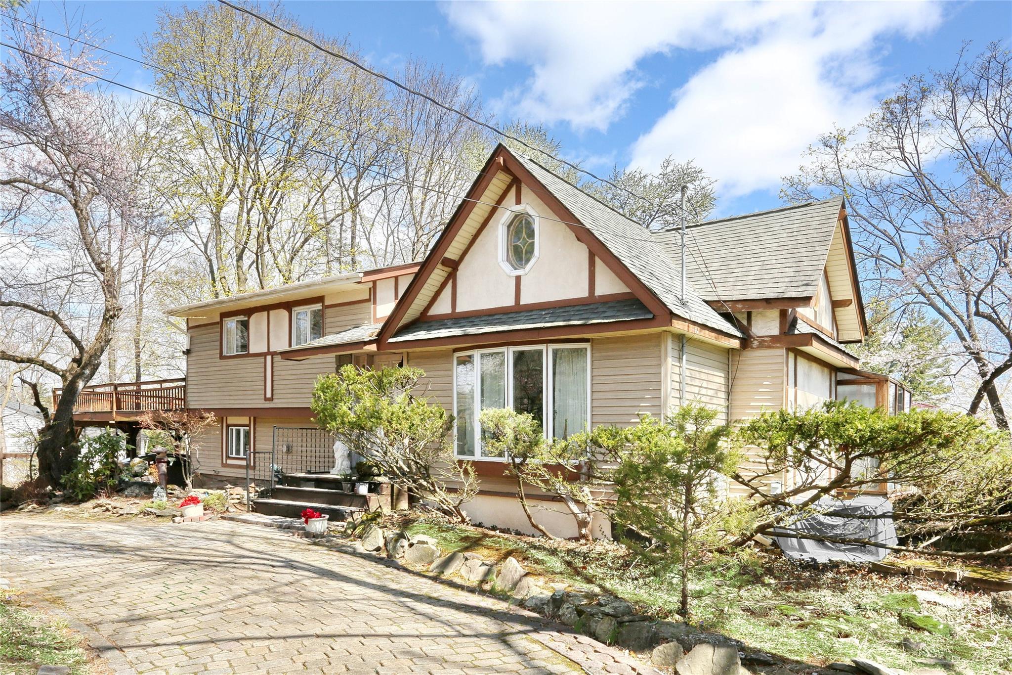 60 Lyncrest Avenue, New City, New York image 1