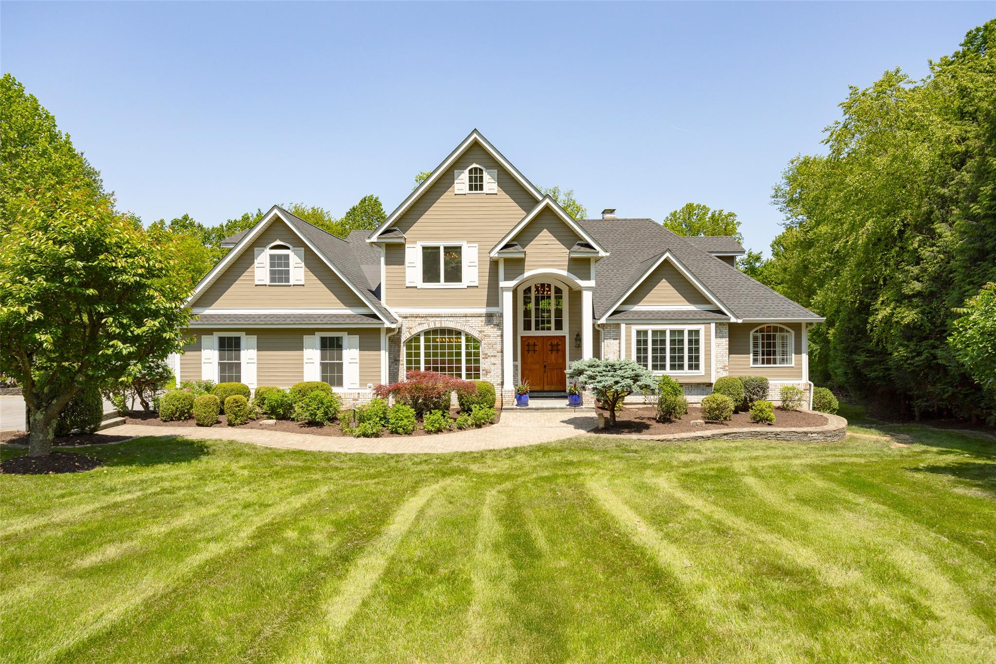 Edward Road, Hopewell Junction, New York - 3 Bedrooms  
4 Bathrooms  
9 Rooms - 