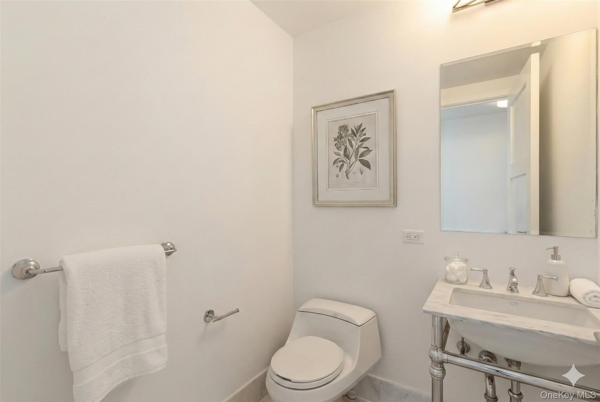 5 Renaissance Square 16D