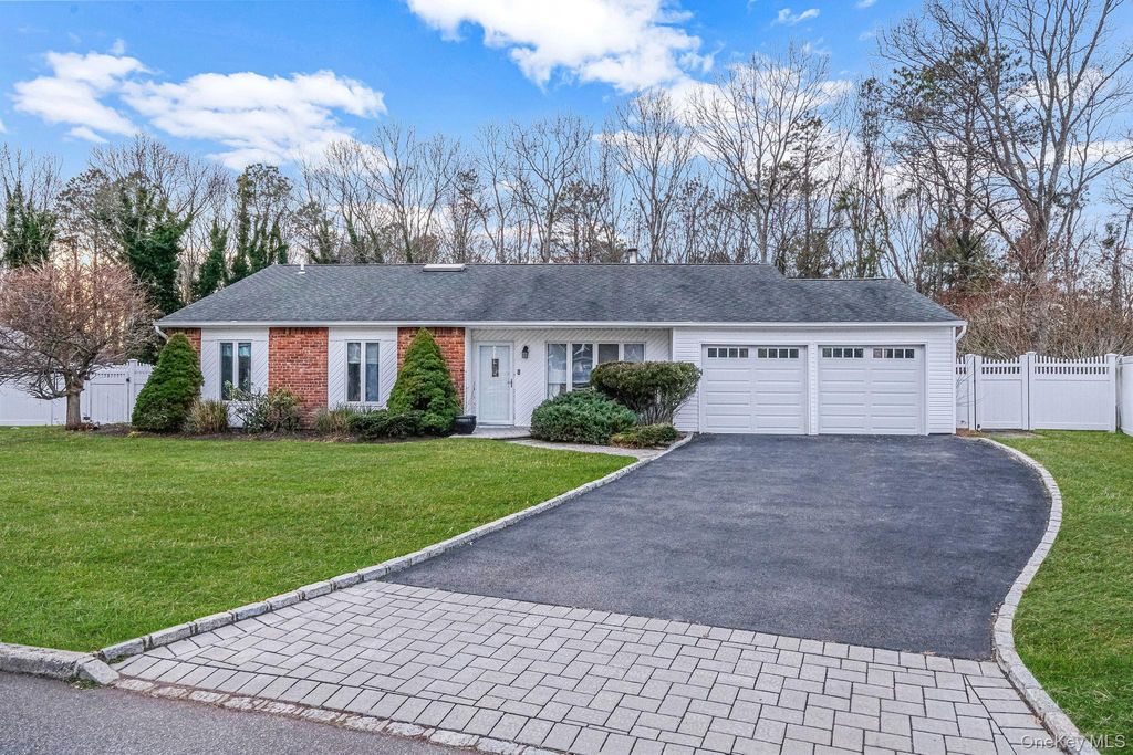 Photo of 32 San Rafael Avenue, Holbrook, NY 11741 (MLS # 943066)