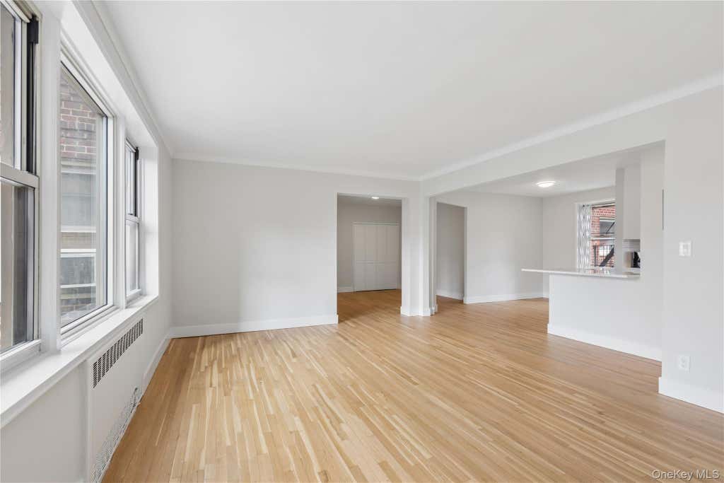 Photo of 68-61 Yellowstone Boulevard #610, Forest Hills, NY 11375 (MLS # 1039724)