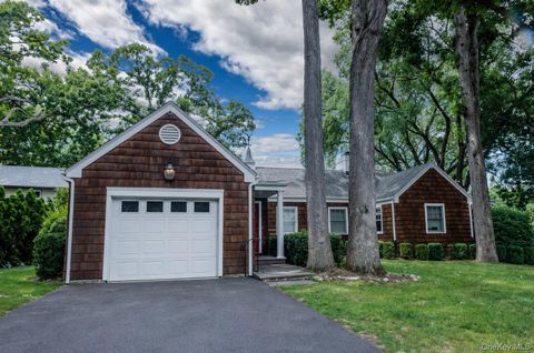 Photo of 658 Shore Acres Drive, Mamaroneck, NY 10543 (MLS # 988629)