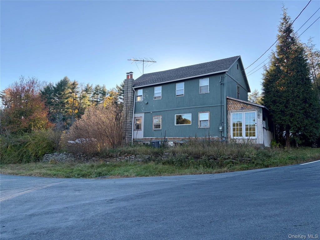 Photo of 983 Plank Road, Forestburgh, NY 12777 (MLS # 1065033)