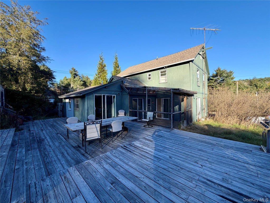 Photo of 983 Plank Road, Forestburgh, NY 12777 (MLS # 1065033)
