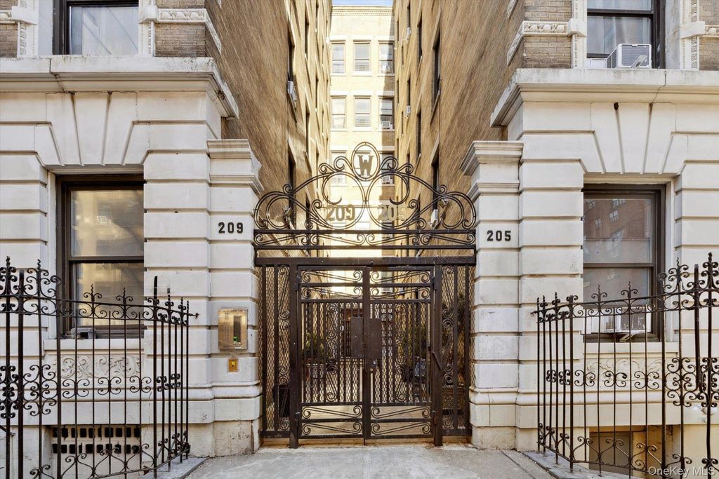 Photo of 205 W 103rd Street #6C, New York (Manhattan), NY 10025 (MLS # 962174)