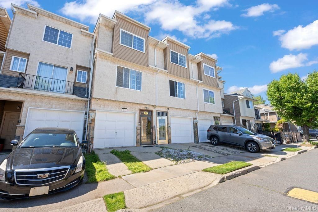 Photo of 84 Long Pond Lane, Staten Island, NY 10304 (MLS # 997347)