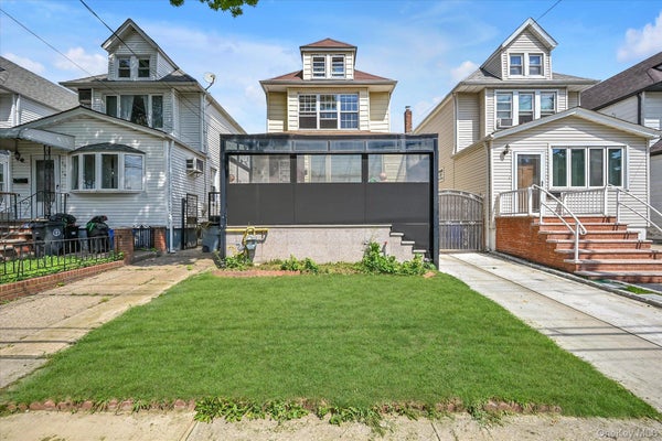 8023 169TH ST, JAMAICA, NY 11432 - Image 8a1529bfb8fbe8f8371003341274f7ea/2707910964
