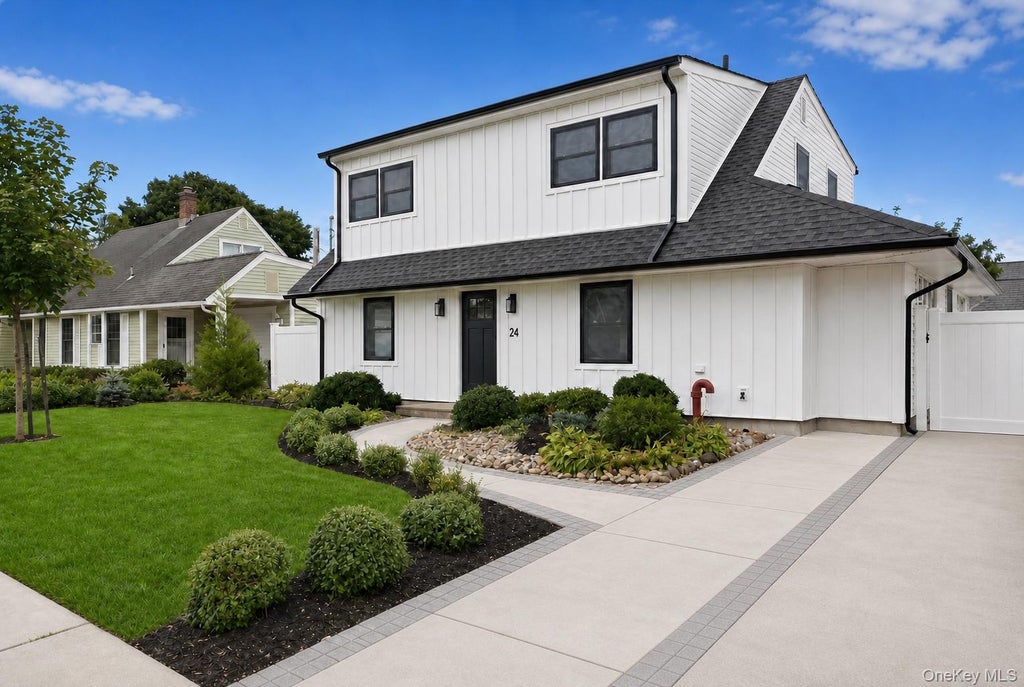 Photo of 24 Crag Lane, Levittown, NY 11756 (MLS # 1045795)