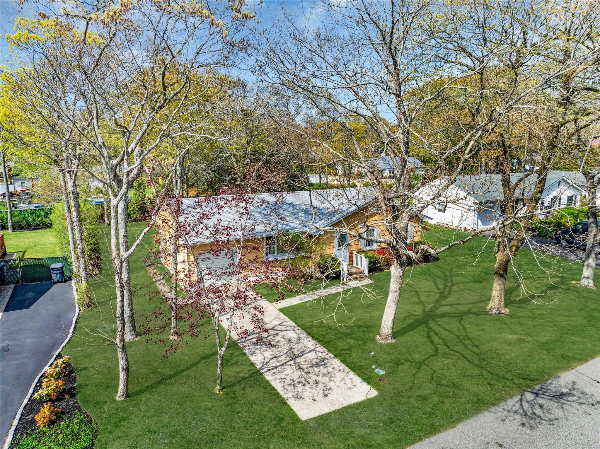 12 Harvard Drive, Hampton Bays, New York image 26