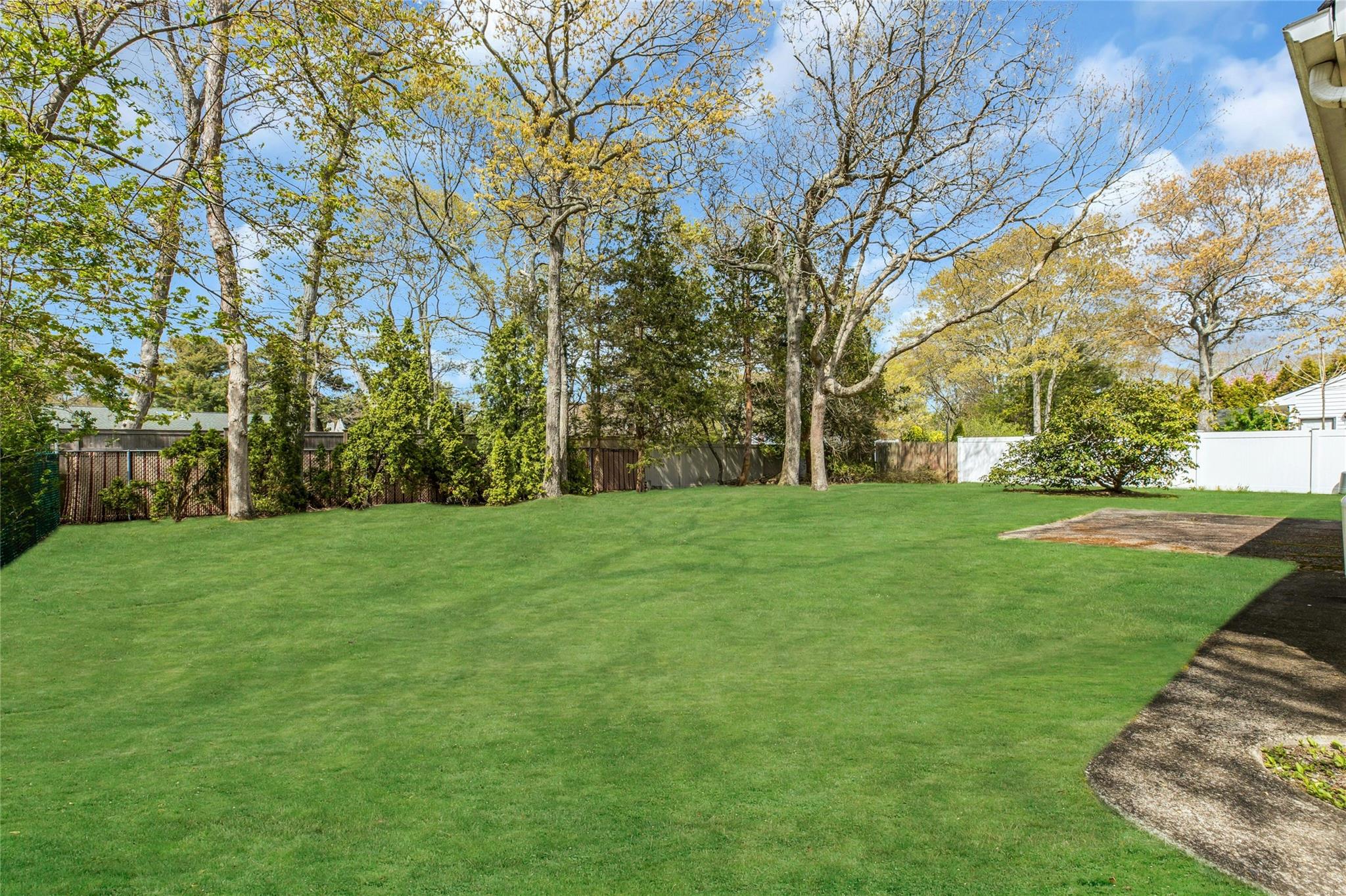 12 Harvard Drive, Hampton Bays, New York image 23