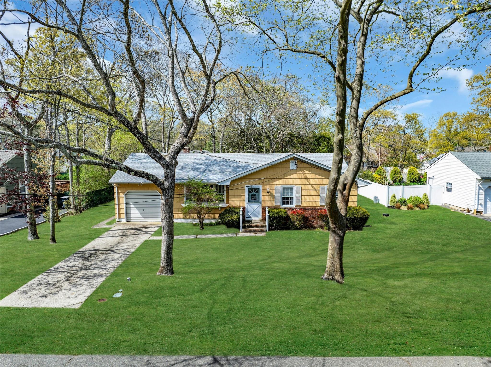 12 Harvard Drive, Hampton Bays, New York image 25