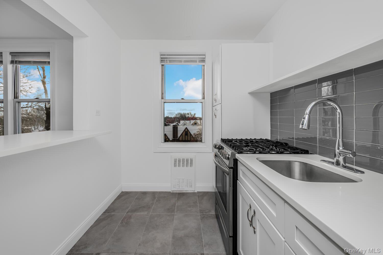 4320 Van Cortlandt Park East 5A