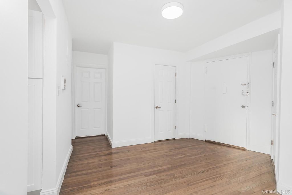 Photo of 4320 Van Cortlandt Park East Park #5A, Bronx, NY 10470 (MLS # 927111)