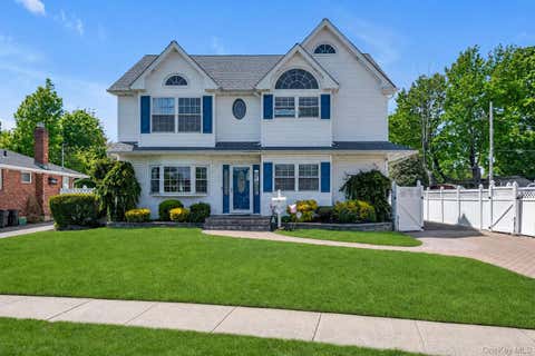 Homes For Sale - 418 Parker Avenue<br/> Levittown, NY 11756