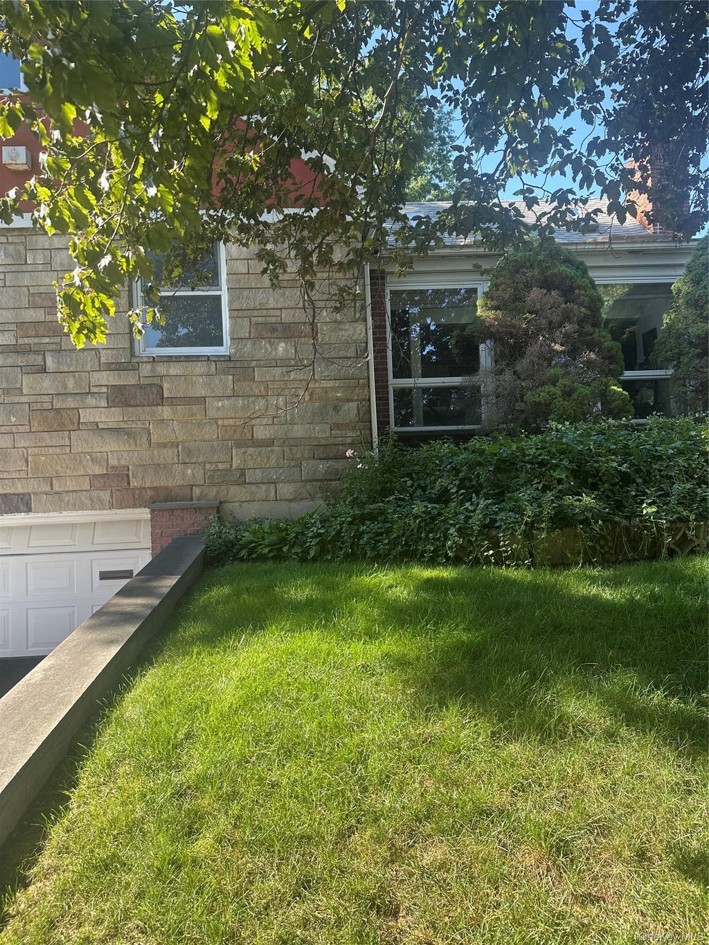 Photo of 193-25 Keno Avenue, Holliswood, NY 11423 (MLS # 1031190)