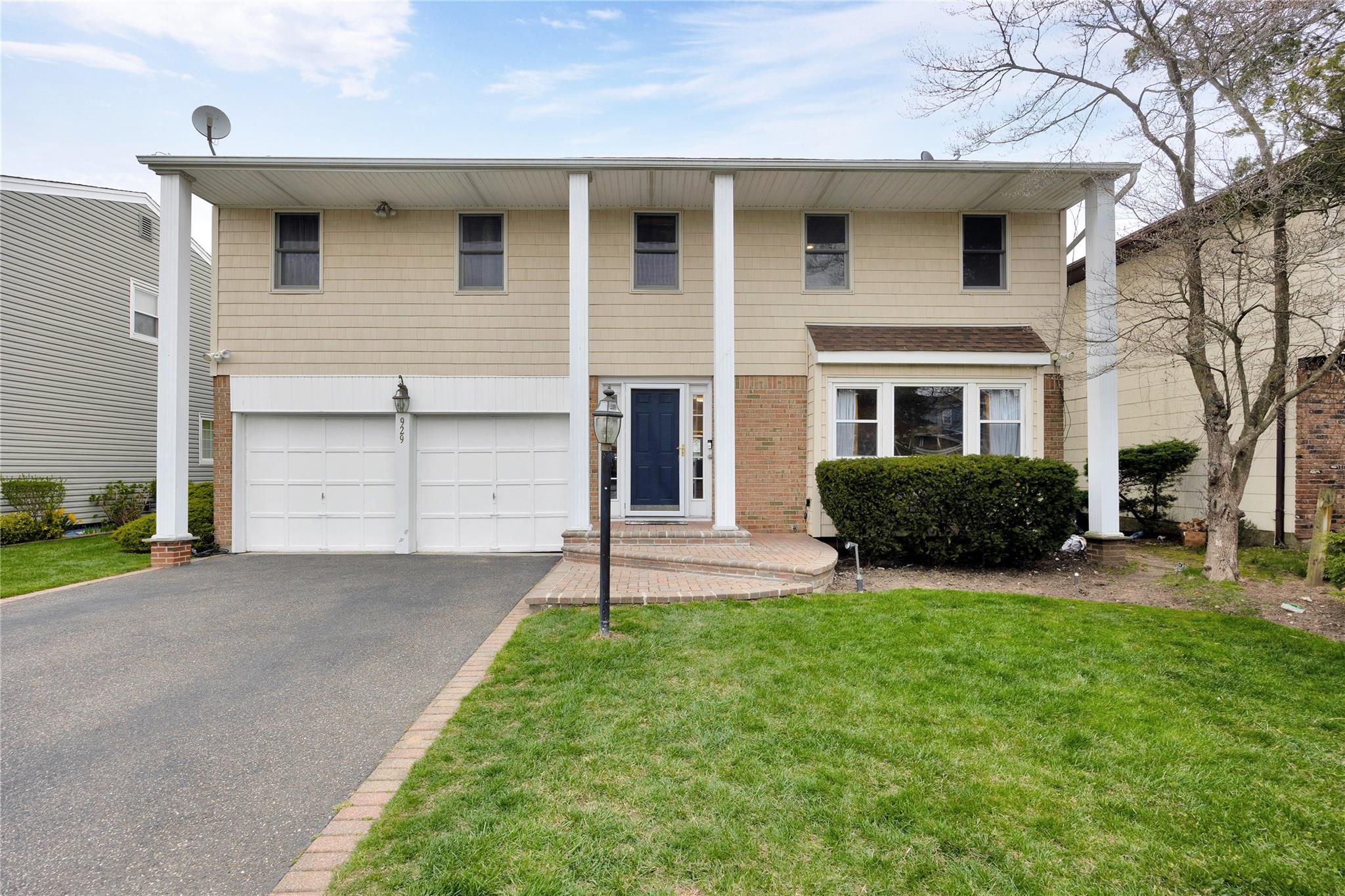 929 Carrie Court, East Meadow, New York image 1