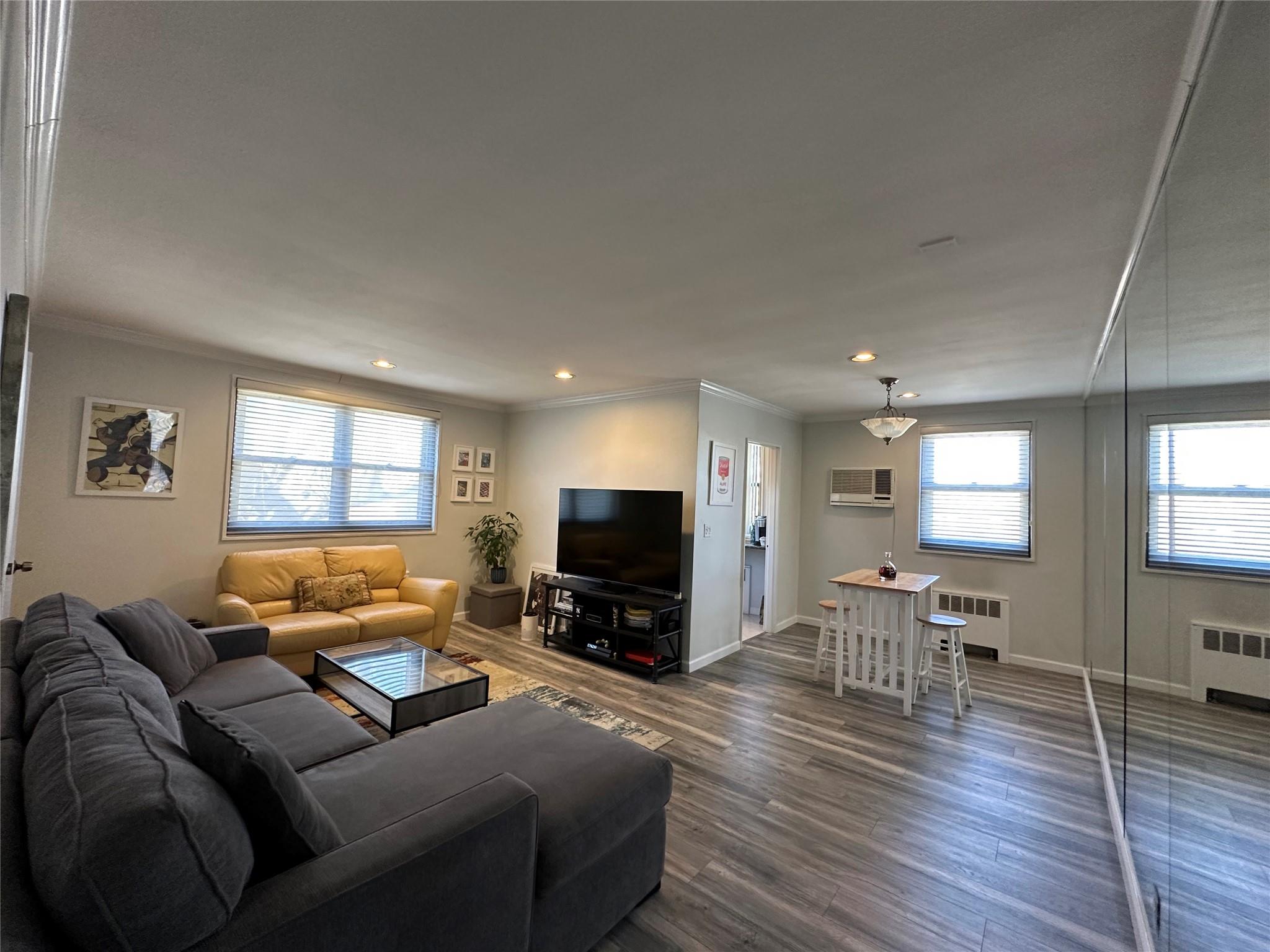 24564 62nd Avenue #E3, Douglaston, New York image 4