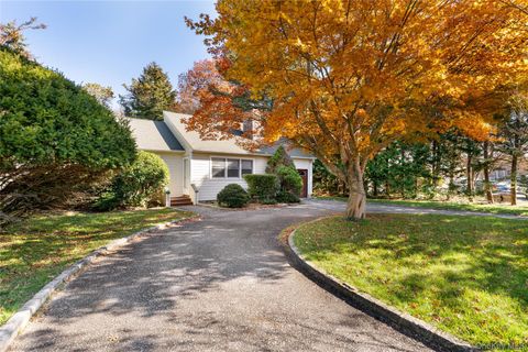 Photo of 19 Florence Road, Hampton Bays, NY 11946 (MLS # 933341)