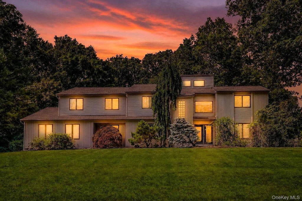 Photo of 5 Zeck Court, Suffern, NY 10901 (MLS # 1021410)