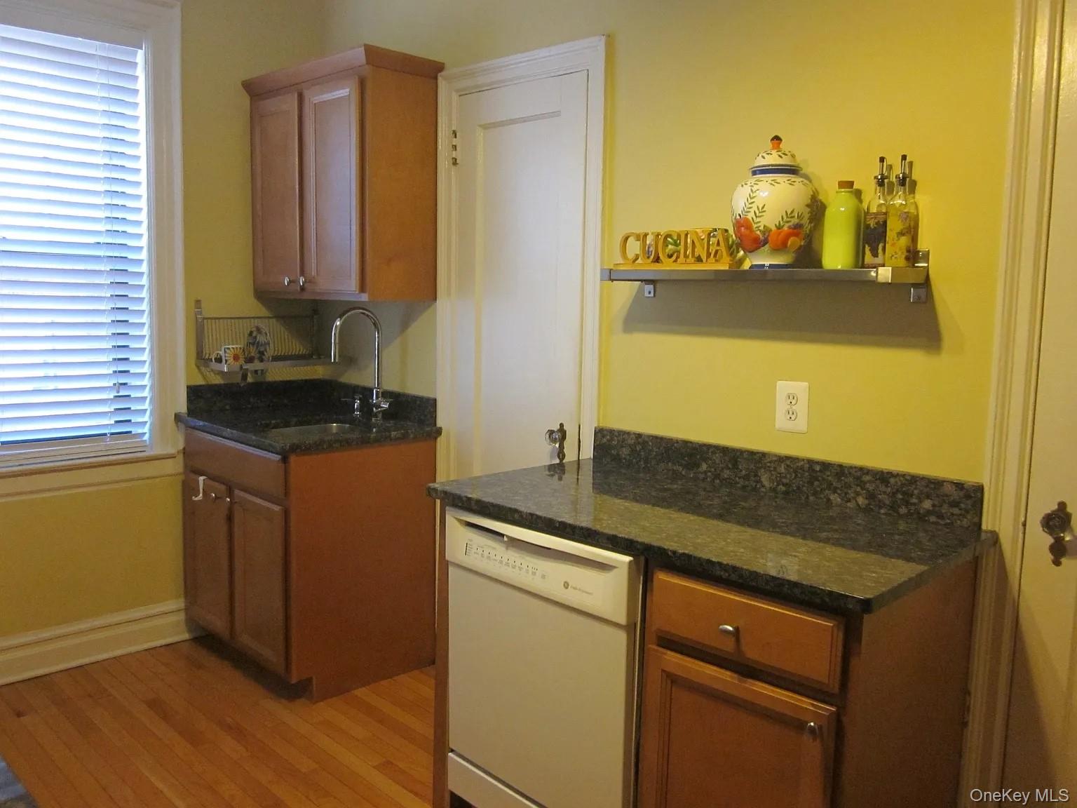 1 Franklin Avenue 4DD
