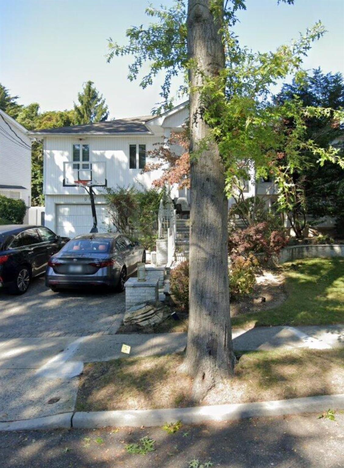 968 E End, Woodmere, New York image 1