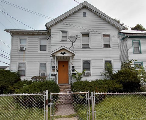 Apartment For Rent - 96 Clinton Avenue #4<br/> Ulster County, Kingston, NY 12401