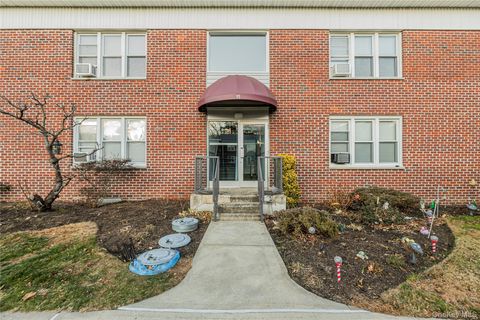 Photo of 15 Winchester Avenue #1B, Yonkers, NY 10710 (MLS # 960186)