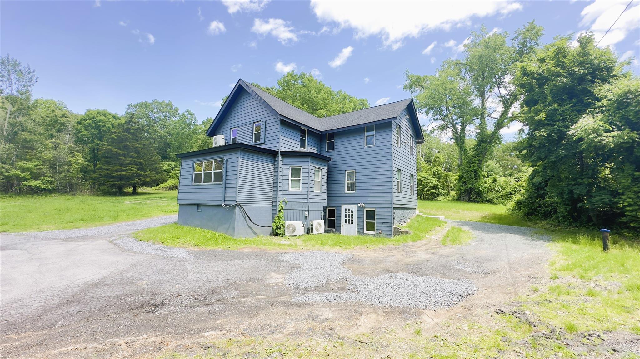 Highland, New York 12528, United States, 2 Bedrooms Bedrooms, ,1 BathroomBathrooms,Residential,Active,161657