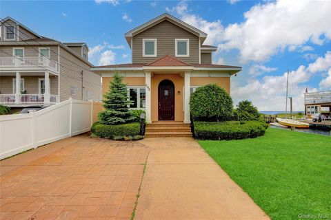 894 Bay 9th Street West Islip NY 11795