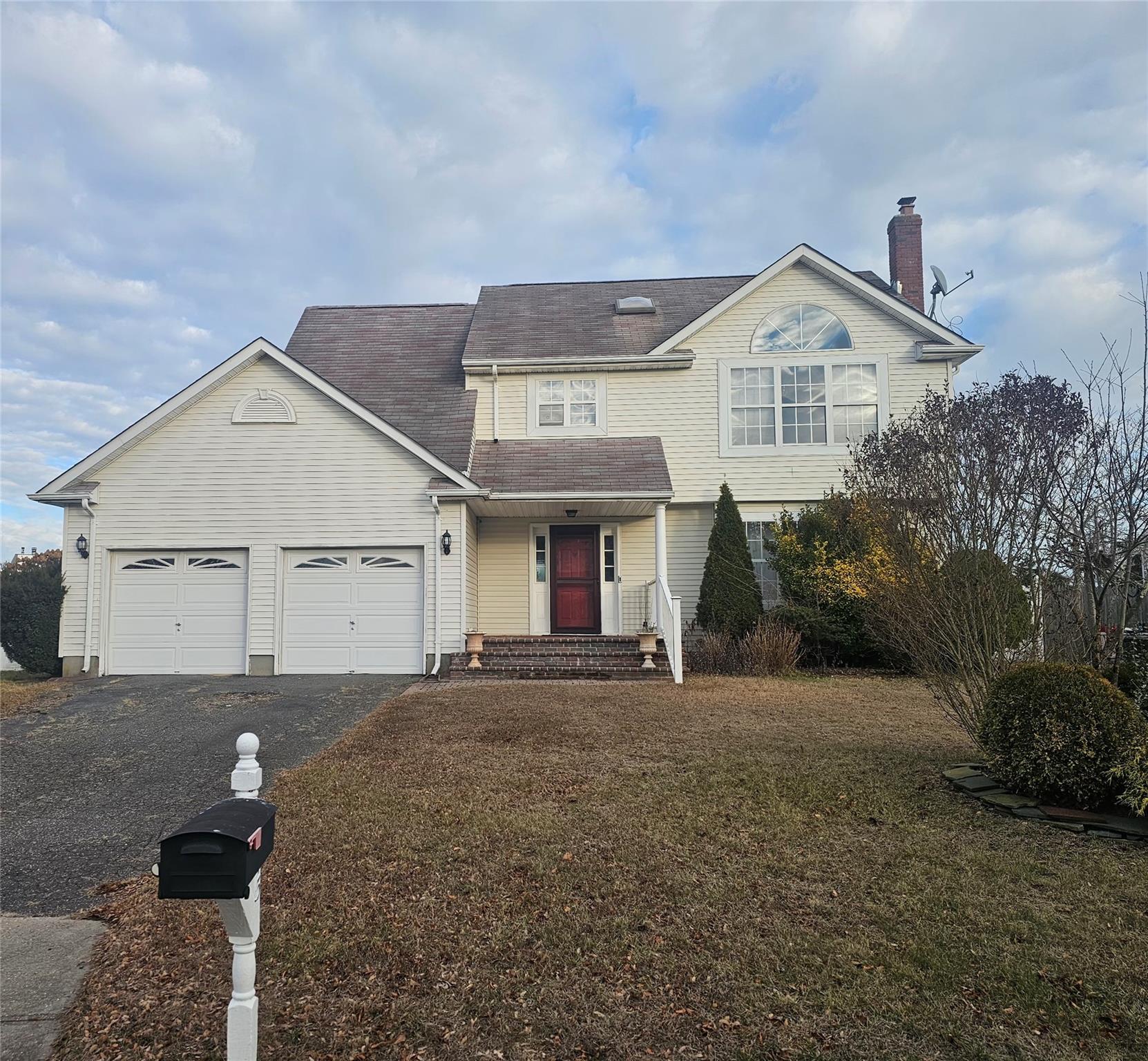 15 Lea Avenue, Manorville, New York image 1