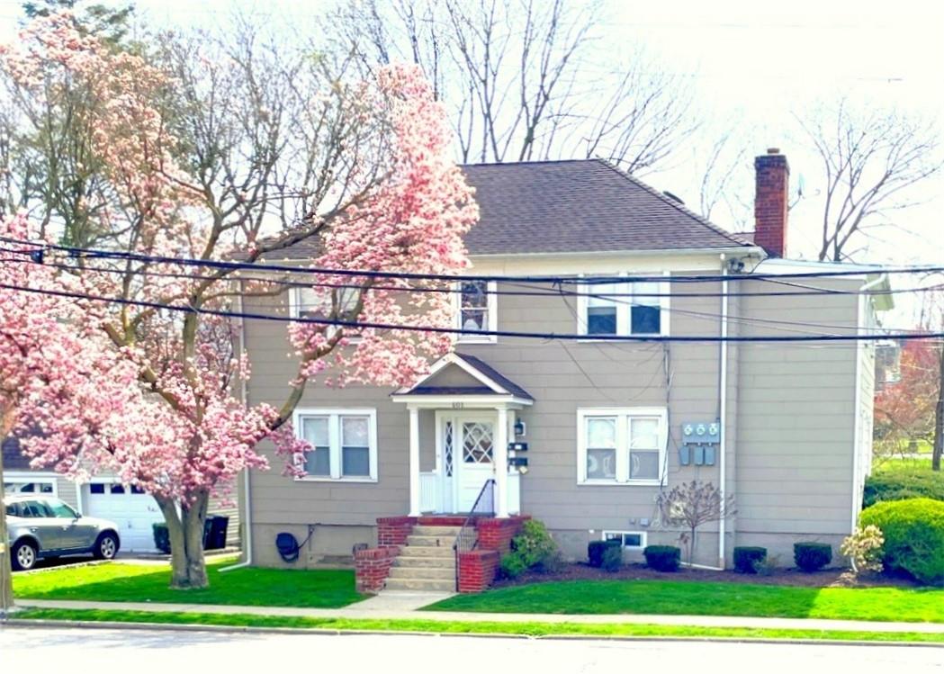 Rental Property at First Street 1, Mamaroneck, New York - Bedrooms: 2 
Bathrooms: 1 
Rooms: 4  - $3,500 MO.