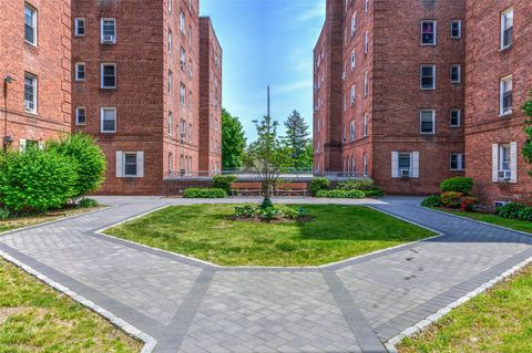 60 Locust Avenue Unit 210A, New Rochelle, NY 10801 - #: 824373