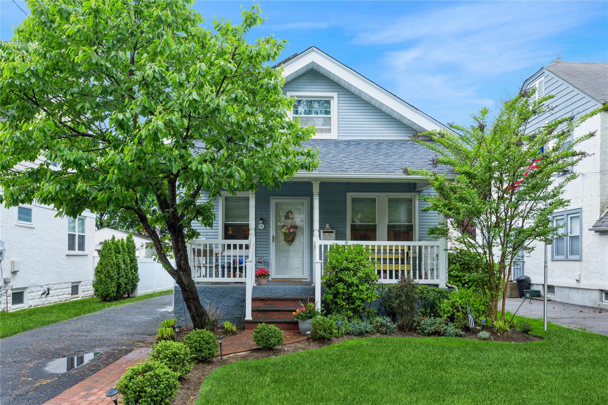 85 Lexington Avenue, Malverne, New York image 1