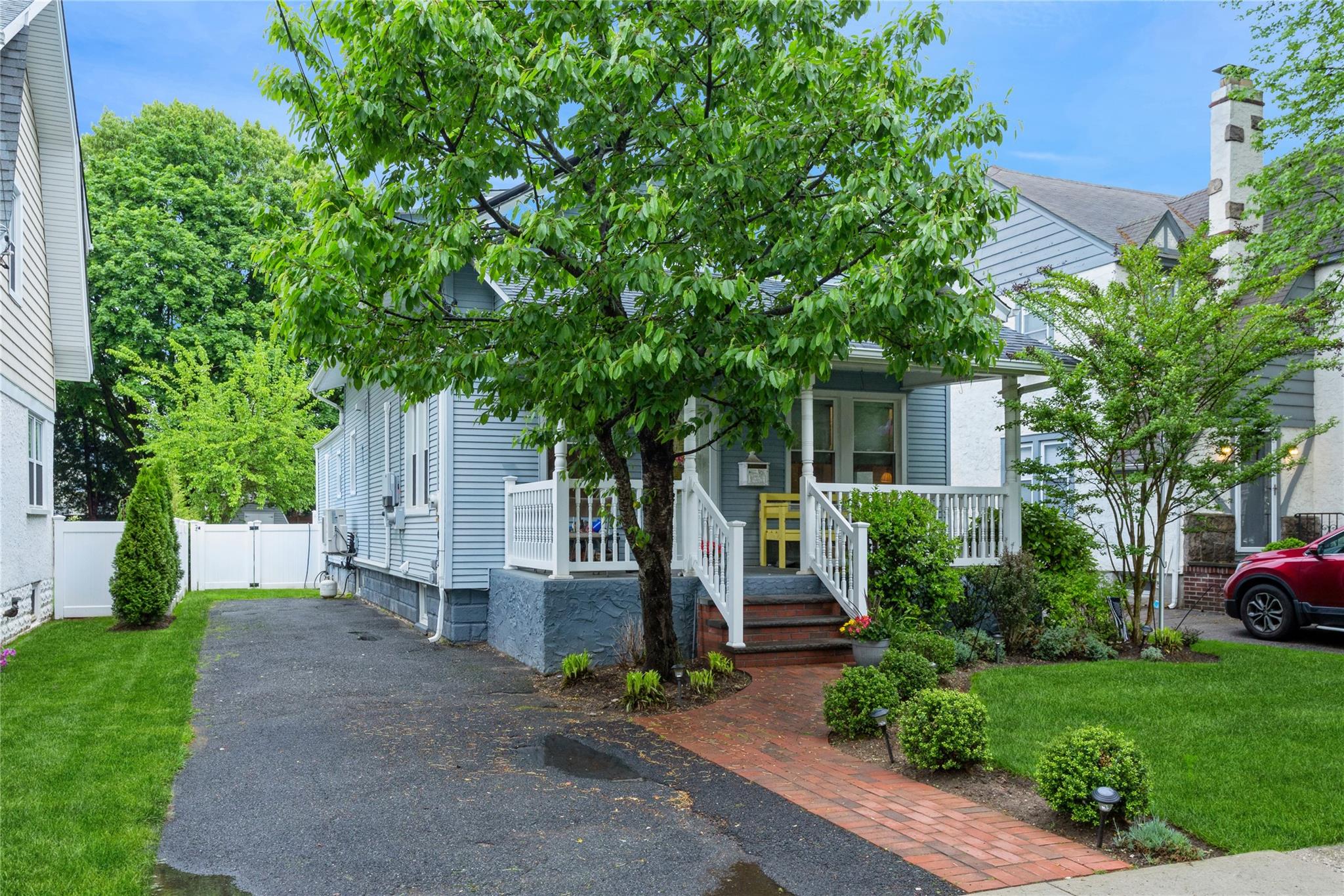 85 Lexington Avenue, Malverne, New York image 27