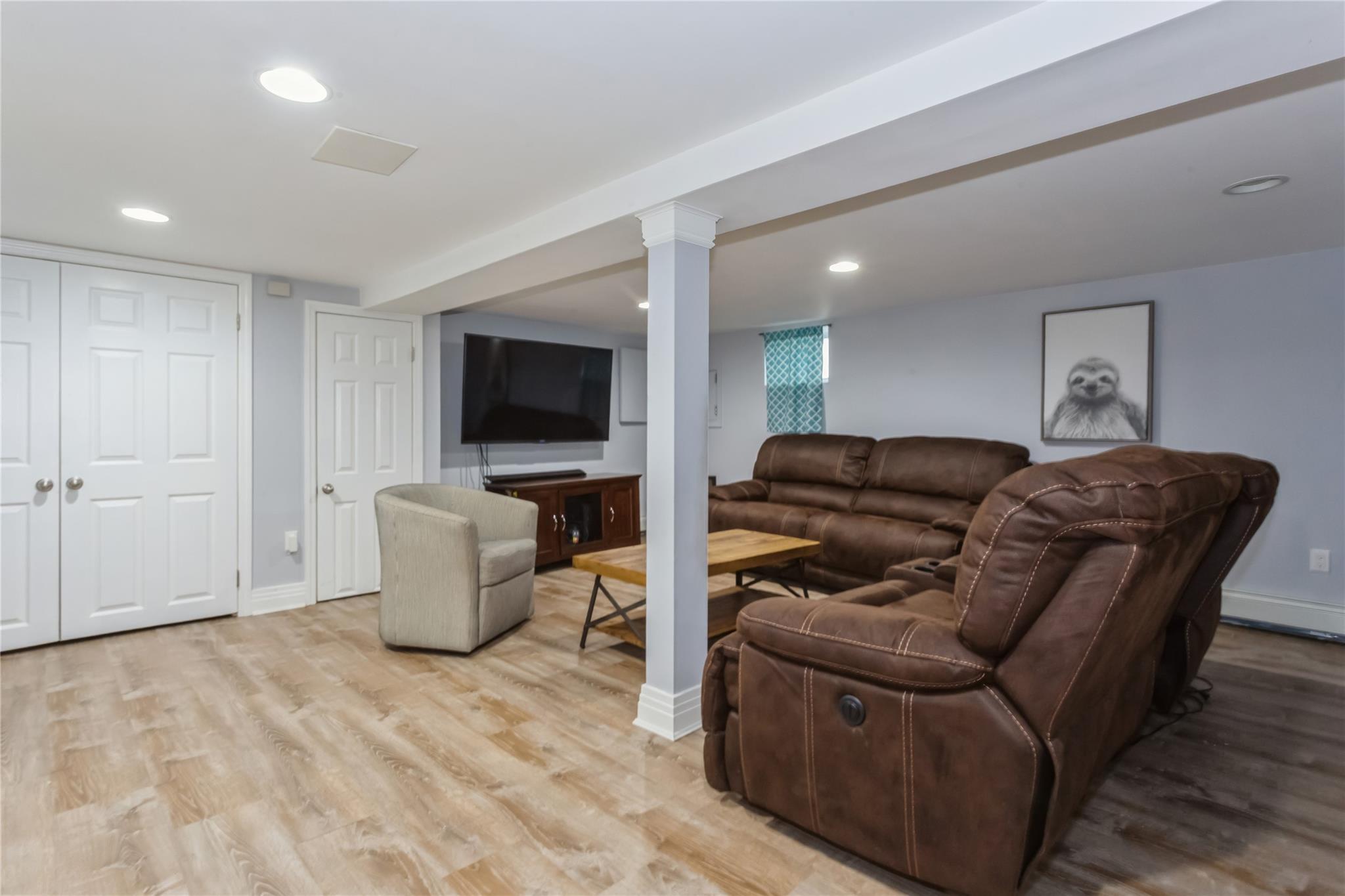 85 Lexington Avenue, Malverne, New York image 23
